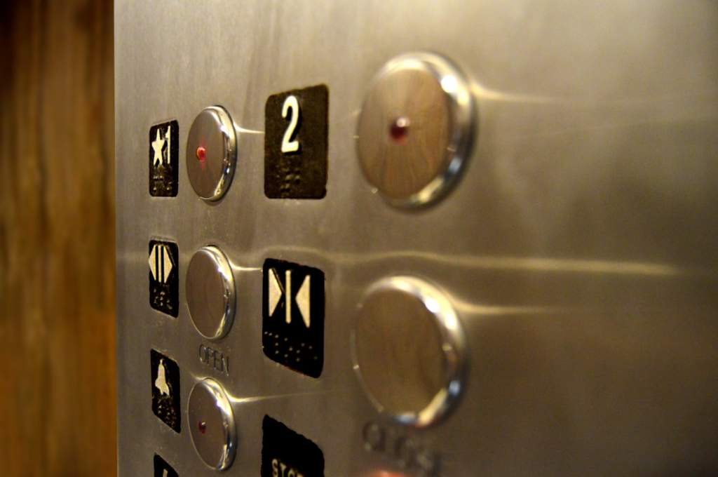 ascenseur boutons